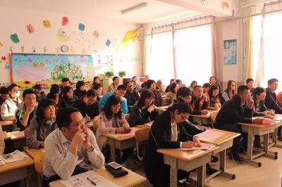 同心同行 共赢未来 --青岛宁安路小学家长学校培训