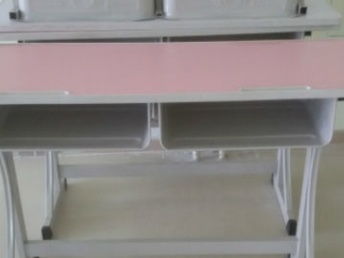图 厂家批发可升降课桌椅培训学习辅导班学生课桌学校儿童中小学书桌 北京办公用品